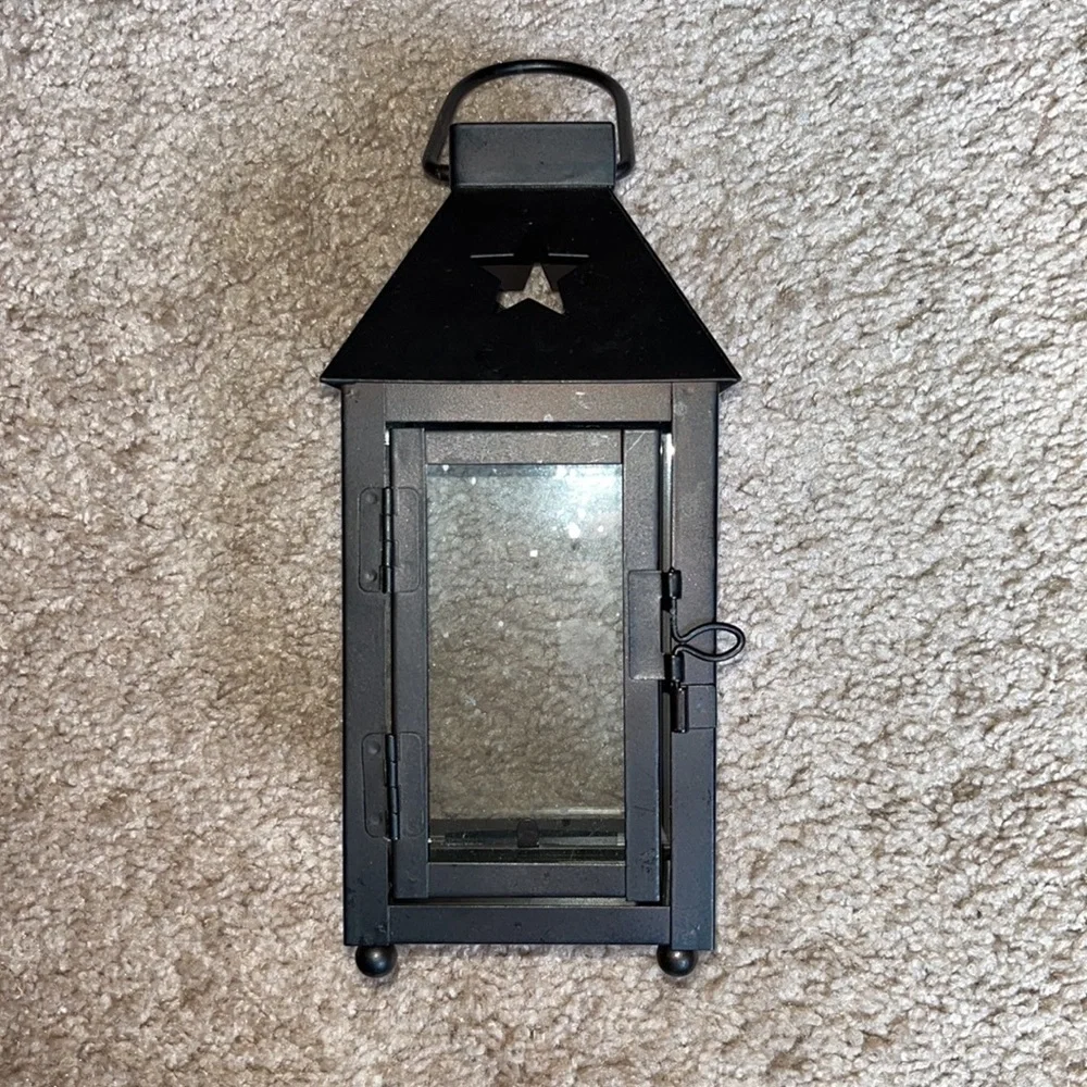 Wrought iron tealight/votive candle holder
